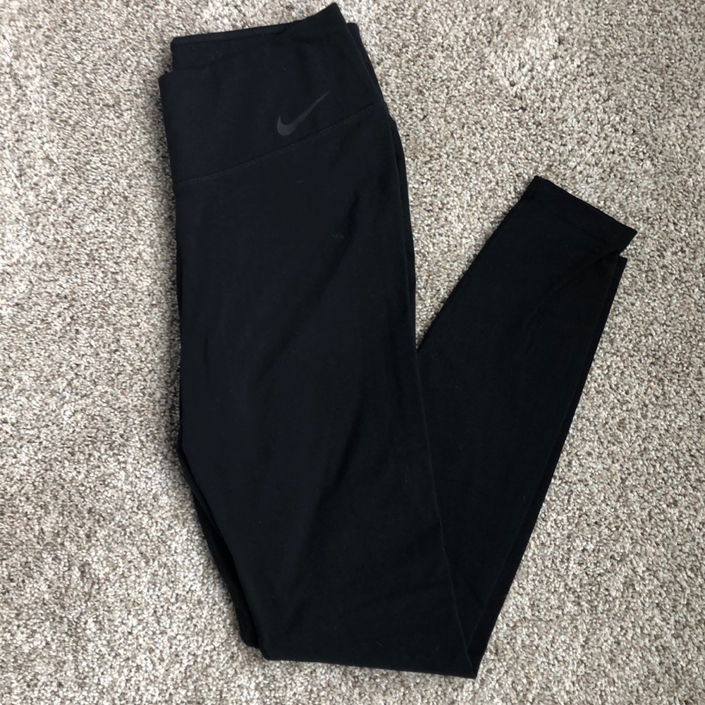 Solid black Nike dri fit leggings